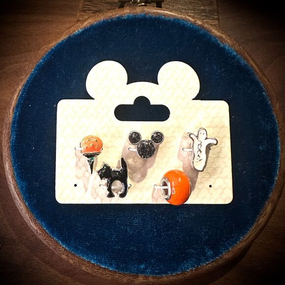 NWT Disney Parks Halloween Icons Charm Set - Picture 1 of 2